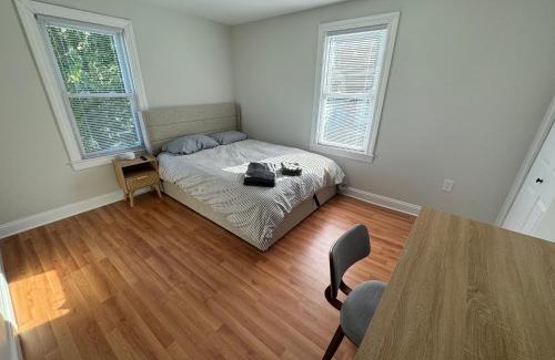 Medford House | Private Bedroom & Private Bathroom in Spacious House 8 min to Boston