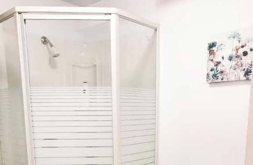 Richmond Hill Apartment | Private & Bright walkout apt with 2bdr &2wc&2pk