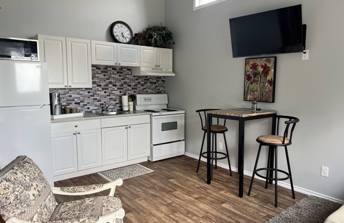 Okanagan-Similkameen House | Private bungalow nestled in the west hills above osoyoos