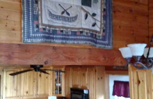 Boone Cabin | PRIVATE CABIN IN A GATED COMMUNITY, Downtown Boone 5 Minutes