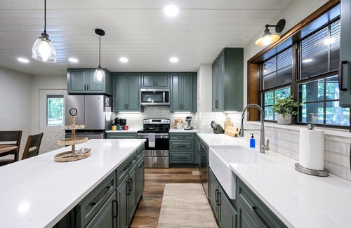 Broken Bow Cabin | Private Cabin on 4 acres + Near Attractions + Private Oversized Porch + Hot Tub