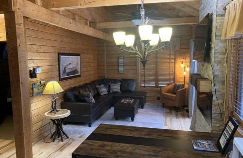 Thompsonville House | Private Cabin-Shuttle Pass Included!