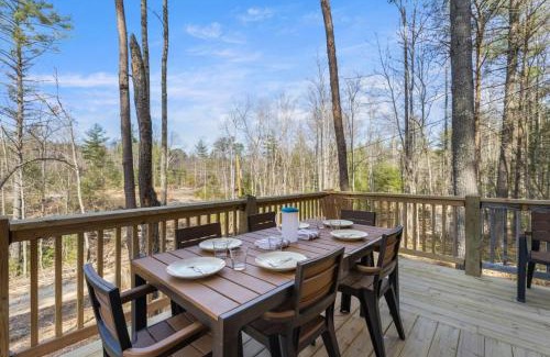 Campton House | Private Cabin w King Bed and Private Hot Tub