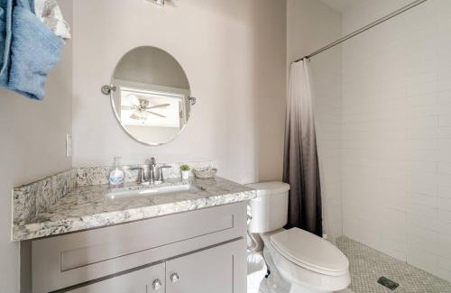 MacGregor House | Private, city view , 5 beds, 2 balconies, Jacuzzi