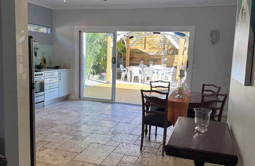 Seaforth House | Private, clean and convenient home, close to beaches, transport and shops.