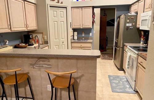 Biggar House | Private community just 15 minutes from the beaches