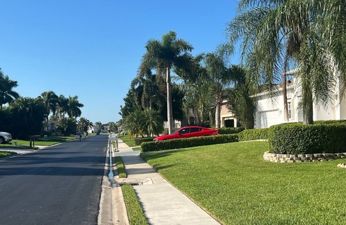 Biggar House | Private community just 15 minutes from the beaches