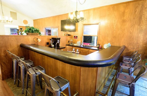 Mabank House | Private Country Home on 4 acres, Open Space, Pool, Hot Tub, Gameroom, Pond