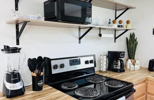 South Venice Apartment | Private, cozy, beach guest-suite C