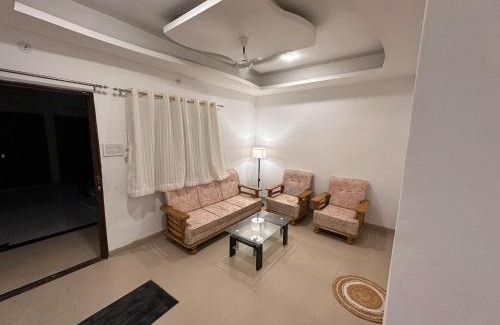 Indore House | Private Cozy Room in Central Flat