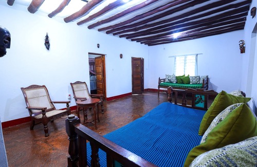 Diani Beach Villa | Private cozy villa 10 min to the beach!
