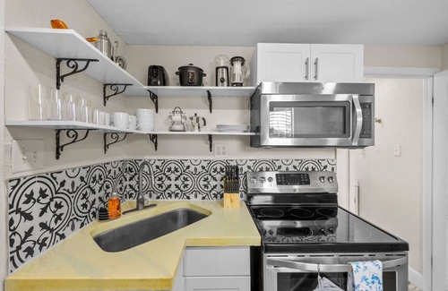 St. Petersburg - Clearwater Apartment | Private Deck Pet Friendly Spacious Courtyard