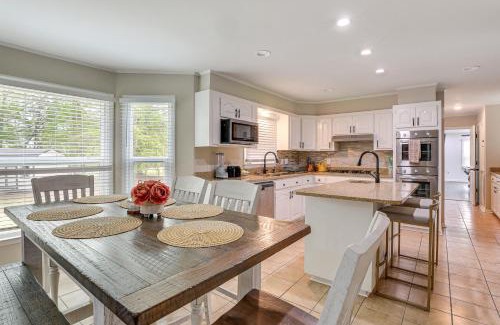 Santee House | Private Dock and Pool Table Lake Marion Getaway