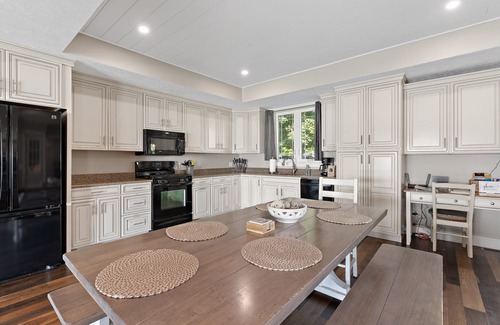 Bass Lake House | Private Dock, Bikes, Game Room, Paddle Boards, Kayaks, Yard Games & Fire Pit