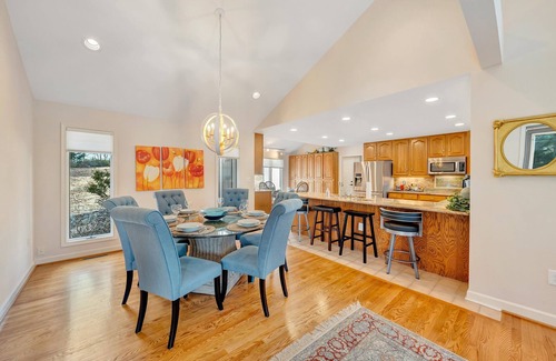 Huddleston House | Private Dock,Indoor Pool, and Hot Tub