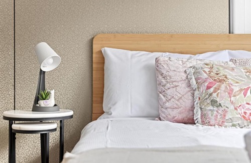 Ryde House | Private Double Room - Centrally Located at Ryde - Shared Bathroom
