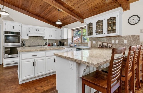 Big Bear Lake Cabin | Private Estate on 1 acre. Close to Slopes&Village