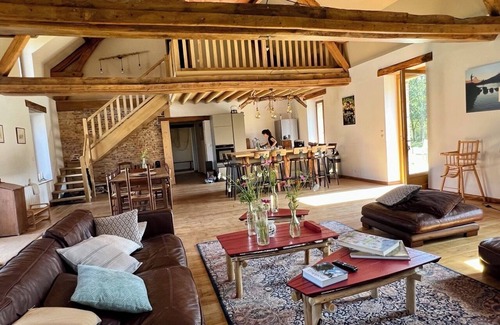 Villemurlin Cottage | Private Estate with Pool, Spa, Bar, and Wild Nature!