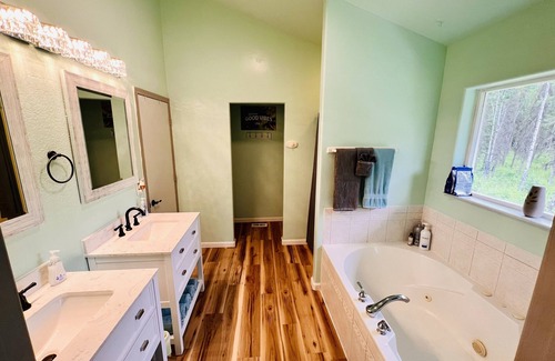 Meadow Lakes House | Private Family Home
