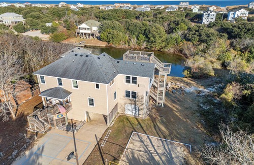 Carova Beach House | Private family-run waterfront beach house near Carova firehouse on 4x4 beach.