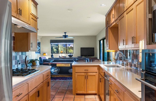 Oracle Foothills Estates House | Private Foothills Villa + Panoramic Views + Heated Pool/Spa