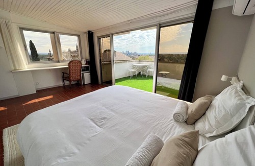 Villeneuve-les-Avignon House | Private bedroom with terrace (A/C)- Wonderful view