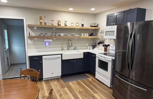 Fort Worth Cottage | Private Furnished Guest House