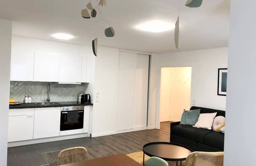 Quartier de la Boule - Champs-Pierreux Apartment | Private Garden /20 min Champs Elysees /30 min Eiffel Tower