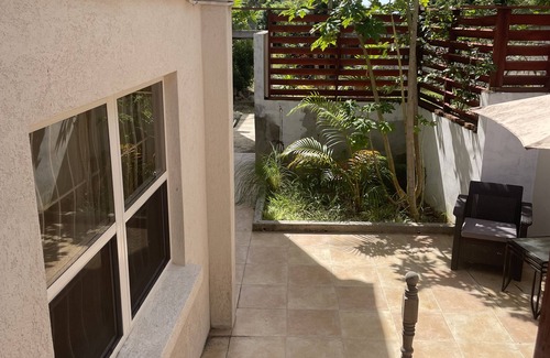 Christie Apartment | Private Garden Apartment in Warrens