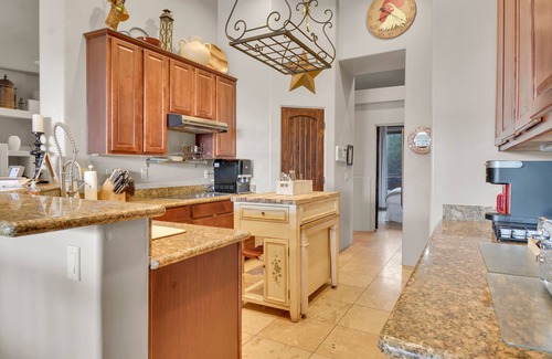 Cave Creek House | Private getaway,sleeps 21,pool, 2 jacuzzis, Teppanyaki grill,BBQ,covered patio+