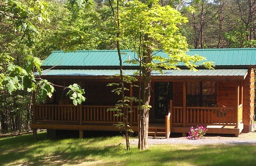 Berkeley Springs Cabin | Private getaway w/hot tub, wifi. Secluded amongst trees & near Sleepy Creek.