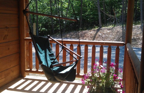 Berkeley Springs Cabin | Private getaway w/hot tub, wifi. Secluded amongst trees & near Sleepy Creek.