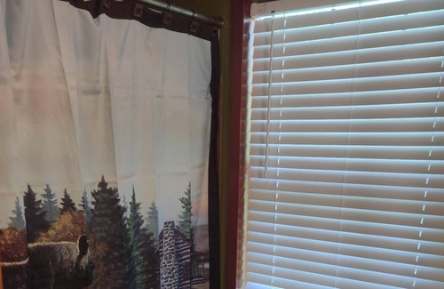 Unaka Cabin | Private guest house near Tellico Plains.