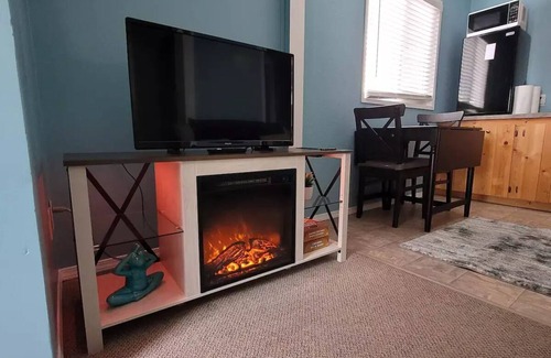 Port Alberni House | Private Guest Suite with Hot Tub - Close to Trails