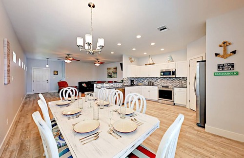 Port Aransas House | PRIVATE HEATED POOL! Endless Summer is just blocks from the beach!