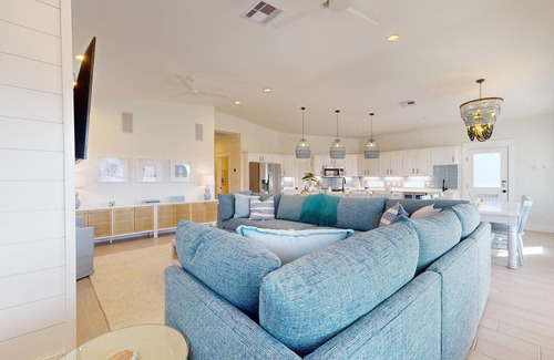 Safe Harbor House | Private Heated Pool, Golf Cart Included, Parking for 6