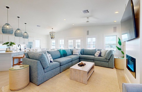 Safe Harbor House | Private Heated Pool, Golf Cart Included, Parking for 6