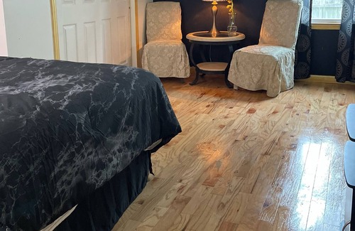 Virginia Beach House | Private home 5 mi from VB oceanfront /shopping, dining, water pk/go carts