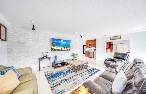 Lighthouse Point House | Private Home! Large Open Backyard+Close 2 Beach!