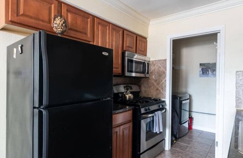 Holly House | Private Home Near Downtown, Lake, Trails, and Venues in Trendy East Austin.