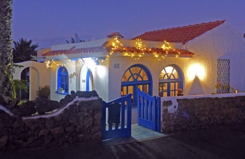 La Pared House | Private house in a beautiful place, on the beach of La Pared. privacy and nature