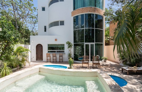 La Veleta House | Private House with guest casita, pool & gardens
