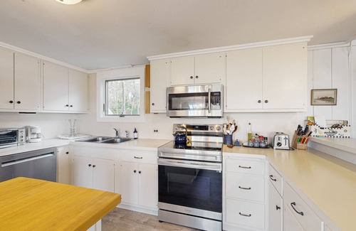 Oak Bluffs House | Private island house with close beach access and water view from deck