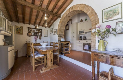 Poggibonsi Villa | Private Villa with A/C, WIFI, pool, TV, veranda, panoramic view, parking, close to San Gimignano