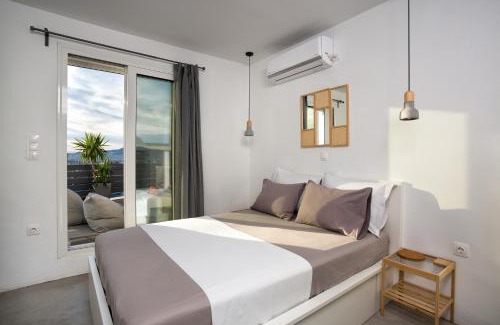 Metaxourgio Apartment | Private Jacuzzi & Acropolis View - The Loft