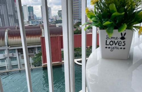 Taman Kobena Apartment | Private Jacuzzi Staycation at KL City 712