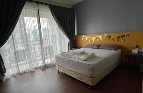 Taman Kobena Apartment | Private Jacuzzi Staycation at KL City 1014
