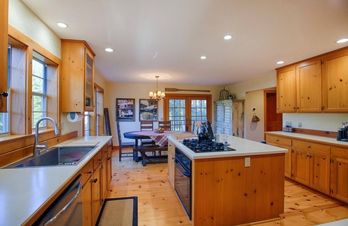 Twain Harte Cabin | Private Lake Access! Book your summer dates at Pine Lake Lodge