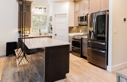 West Baden Springs Cabin | Private Lakehouse getaway with all modern comforts.