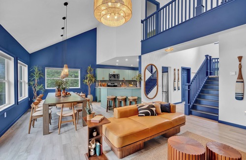 Pocono Summit House | Private Lakefront Retreat-Mins to Waterparks and Attractions